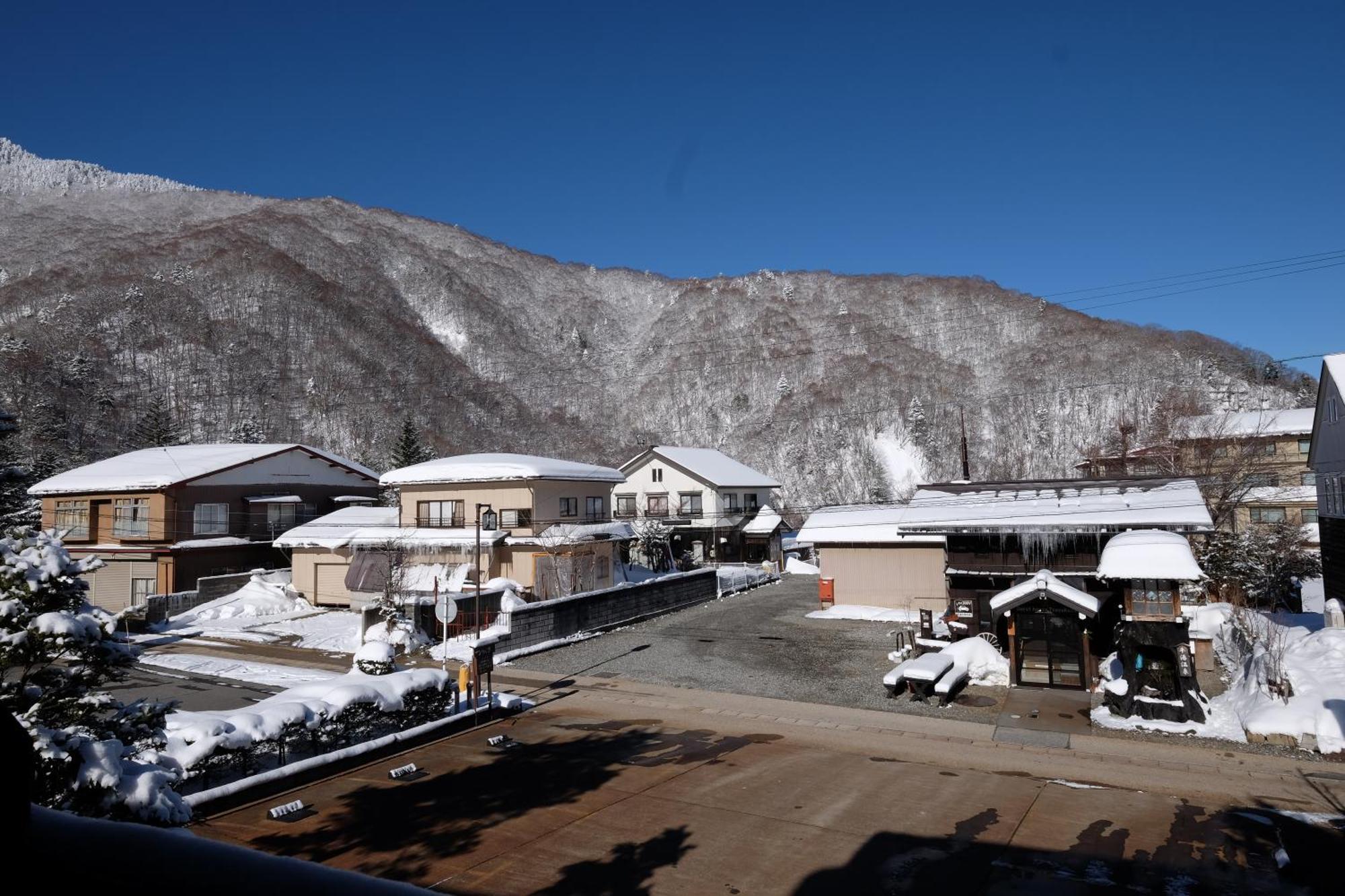 Tsuyukusa Takayama  Camera foto